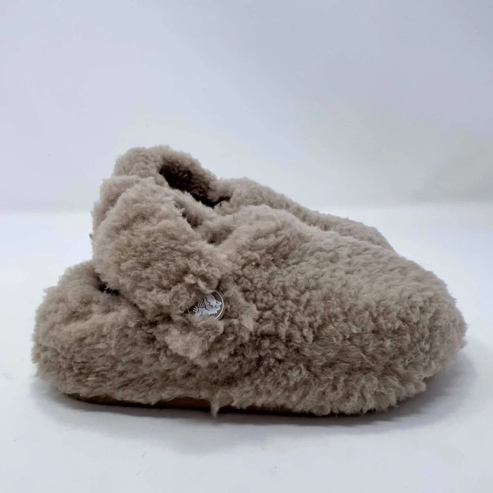 Crocs Cozy Faux Fur Slippers‎ Toddler C9 Beige Plush House Shoes Style 210857